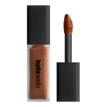 HUDA BEAUTY